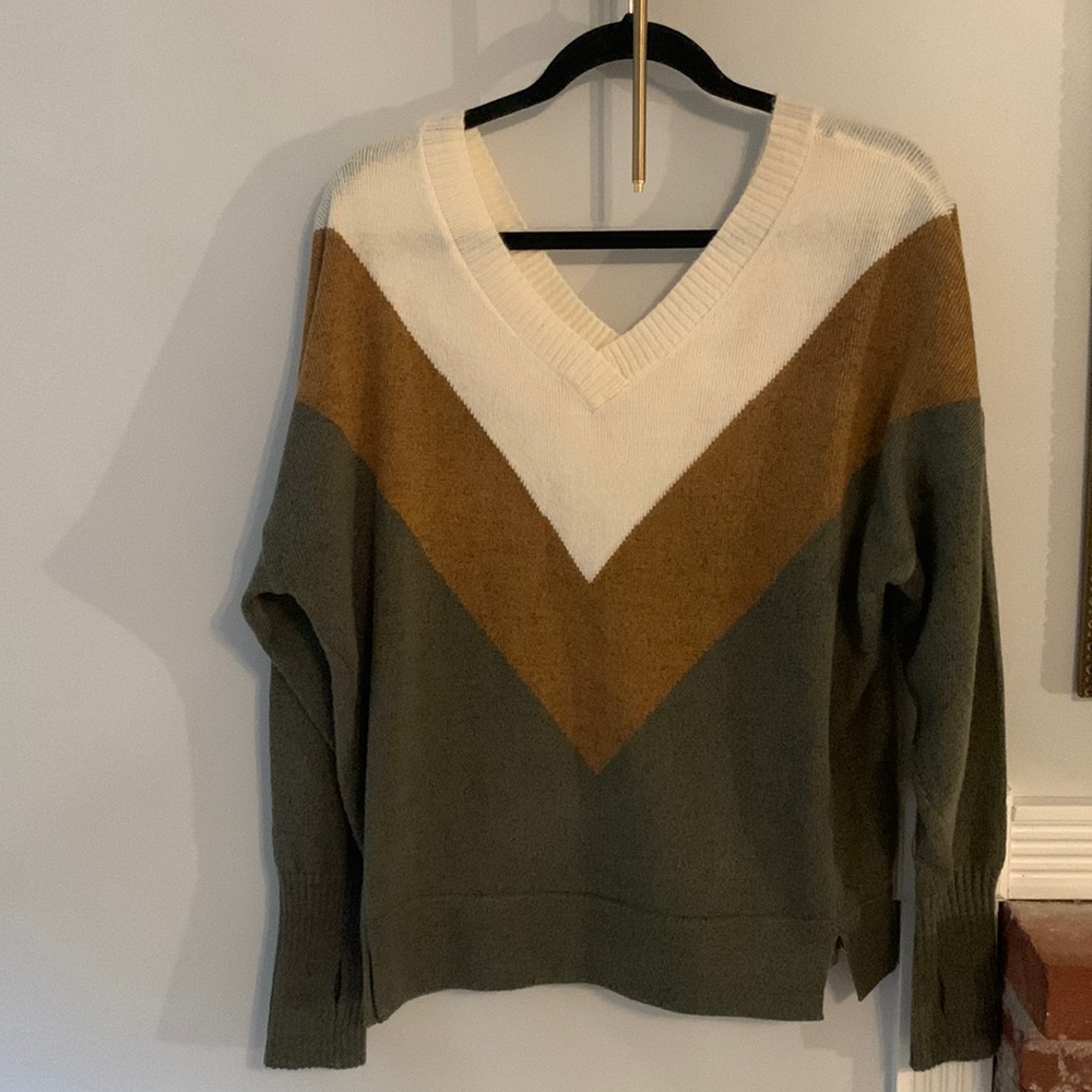 Prana women’s colorblock v-neck sweater